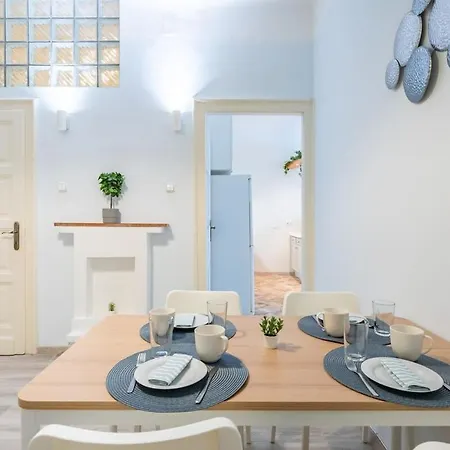 Comfy And Cute * بودابست